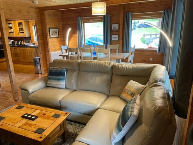 Luxury 3 Bedroom, 3 Bathroom Lodge With Hot Tub Llanbedr  Buitenkant foto
