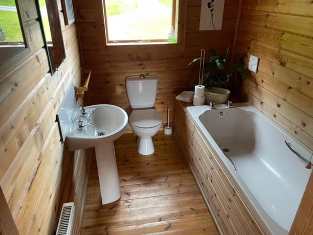 Luxury 3 Bedroom, 3 Bathroom Lodge With Hot Tub Llanbedr  Buitenkant foto